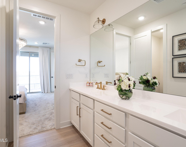 2121 W Sonoran Desert Drive - Photo Thumbnail 18