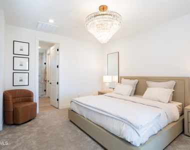 2121 W Sonoran Desert Drive - Photo Thumbnail 16