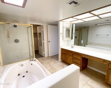 3030 N Hayden Road - Photo Thumbnail 12