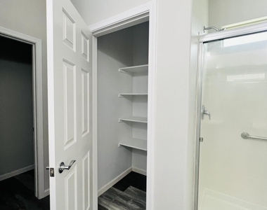 25972 W Burnett Road - Photo Thumbnail 17