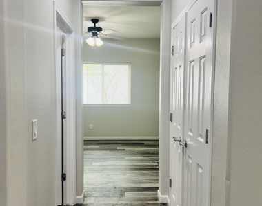 25972 W Burnett Road - Photo Thumbnail 7