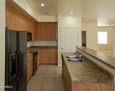 705 W Queen Creek Road - Photo Thumbnail 7