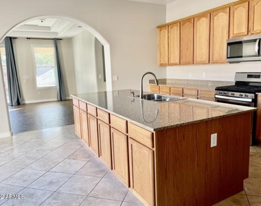 2289 E Aster Drive - Photo Thumbnail 6