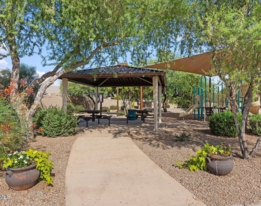 10361 W Foothill Drive - Photo Thumbnail 32