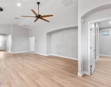 10361 W Foothill Drive - Photo Thumbnail 5