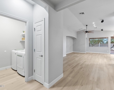 10361 W Foothill Drive - Photo Thumbnail 6