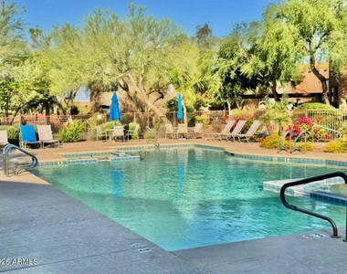 16801 N 94th Street - Photo Thumbnail 11