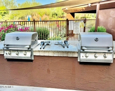 16801 N 94th Street - Photo Thumbnail 12