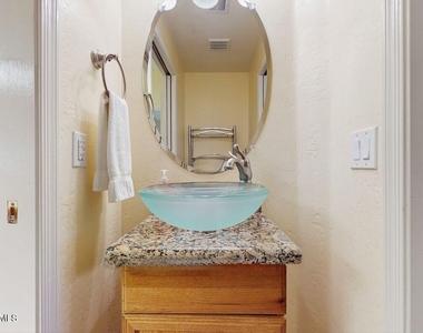 16801 N 94th Street - Photo Thumbnail 4