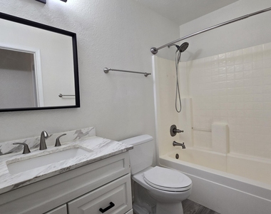 638 E Springfield Place - Photo Thumbnail 24