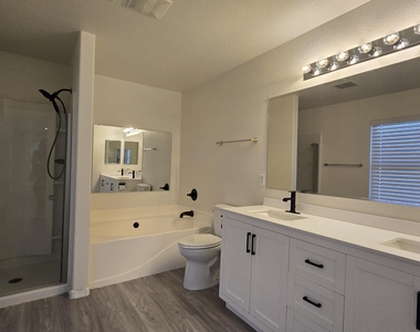 638 E Springfield Place - Photo Thumbnail 17