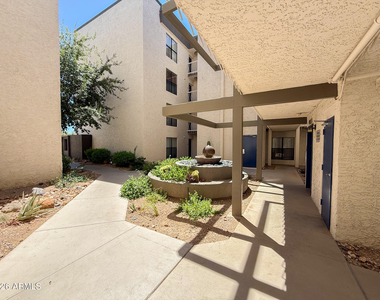 5110 N 31st Way - Photo Thumbnail 22