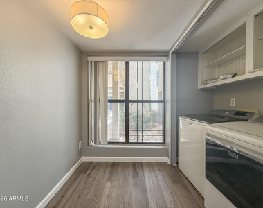 5110 N 31st Way - Photo Thumbnail 2
