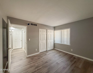 5110 N 31st Way - Photo Thumbnail 9