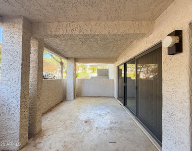 5110 N 31st Way - Photo Thumbnail 20