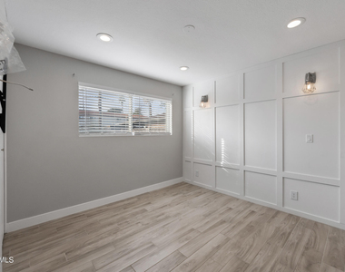 402 N 73rd Street - Photo Thumbnail 12