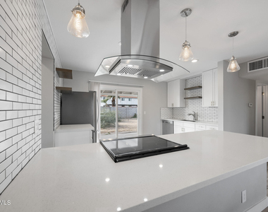 402 N 73rd Street - Photo Thumbnail 11