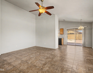 8904 W Edgemont Avenue - Photo Thumbnail 3