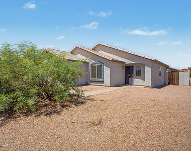 8904 W Edgemont Avenue - Photo Thumbnail 2
