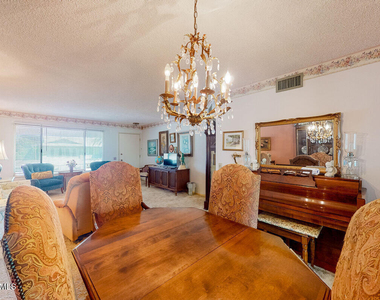 13242 W Kodiak Drive - Photo Thumbnail 6