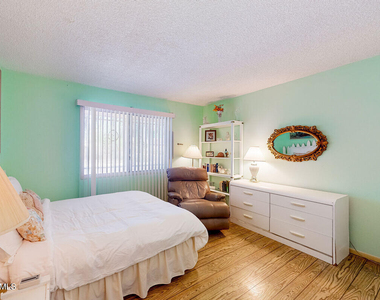 13242 W Kodiak Drive - Photo Thumbnail 15