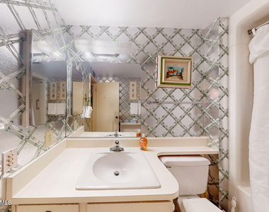 13242 W Kodiak Drive - Photo Thumbnail 17