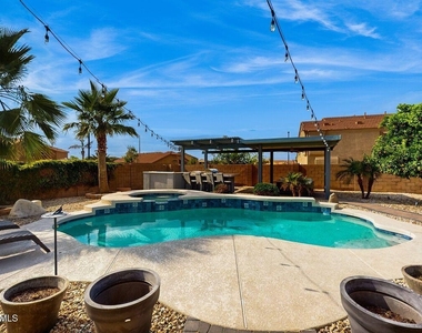 3288 E Devonshire Avenue - Photo Thumbnail 1