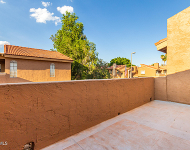 5640 E Bell Road - Photo Thumbnail 14