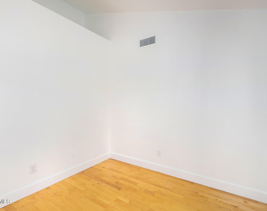 5640 E Bell Road - Photo Thumbnail 3