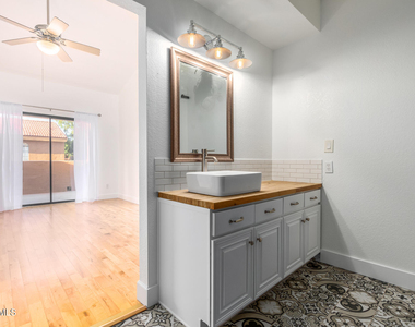 5640 E Bell Road - Photo Thumbnail 6