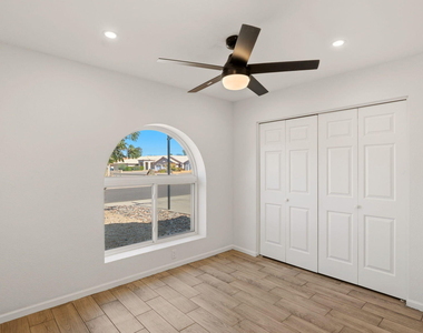 15221 N 42nd Place - Photo Thumbnail 41