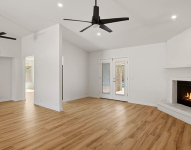 15221 N 42nd Place - Photo Thumbnail 26