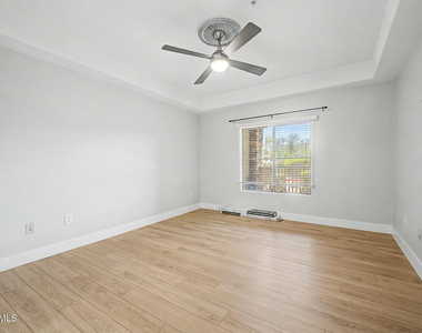 5350 E Deer Valley Drive - Photo Thumbnail 7