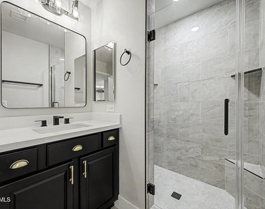 5350 E Deer Valley Drive - Photo Thumbnail 14