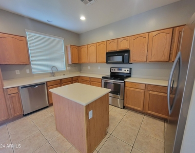 16965 W Lundberg Street - Photo Thumbnail 1
