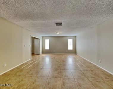 2343 W Portobello Avenue - Photo Thumbnail 2