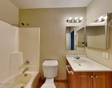 2343 W Portobello Avenue - Photo Thumbnail 14