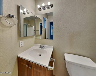 2343 W Portobello Avenue - Photo Thumbnail 13