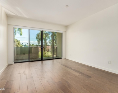 2300 E Campbell Avenue - Photo Thumbnail 10