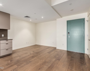 2300 E Campbell Avenue - Photo Thumbnail 6