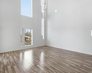 1111 W University Drive - Photo Thumbnail 2