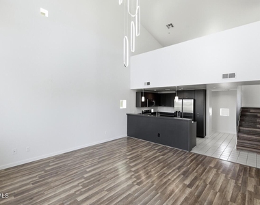 1111 W University Drive - Photo Thumbnail 4