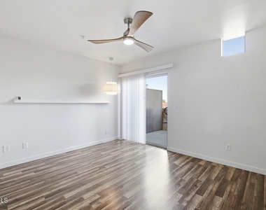 1111 W University Drive - Photo Thumbnail 12