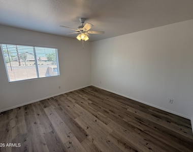 12930 W Paradise Drive - Photo Thumbnail 15