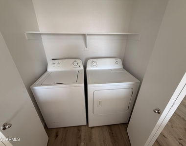 12930 W Paradise Drive - Photo Thumbnail 14