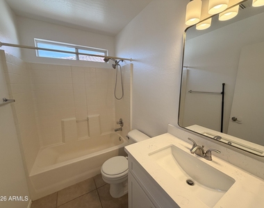 12930 W Paradise Drive - Photo Thumbnail 11