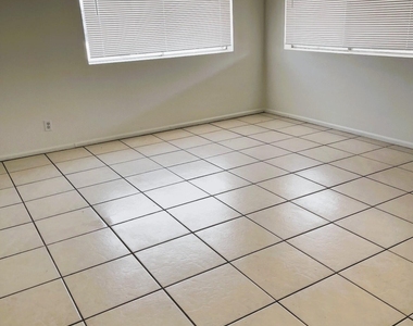 934 W Monterosa Street - Photo Thumbnail 3