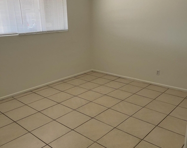 934 W Monterosa Street - Photo Thumbnail 5