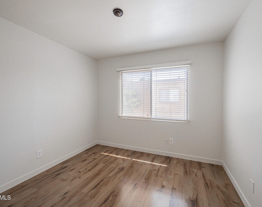 8113 E Glenrosa Avenue - Photo Thumbnail 12