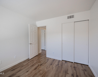 8113 E Glenrosa Avenue - Photo Thumbnail 13
